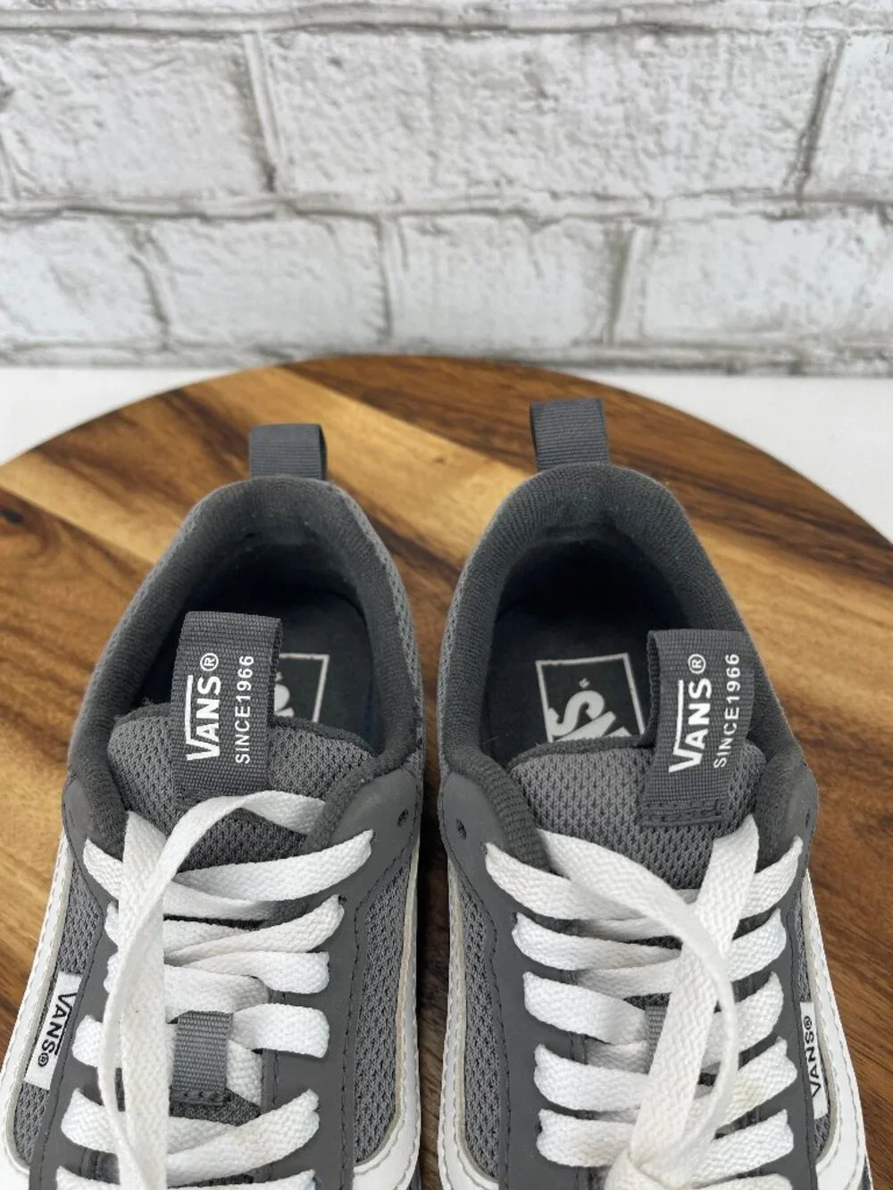 Vans Range EXP Youth Sz. 4 Gray White Mesh Lace Up Low Top Sneakers